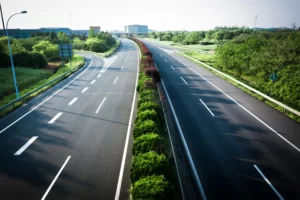 asphalt-road-tuscany-italy_1127-3205
